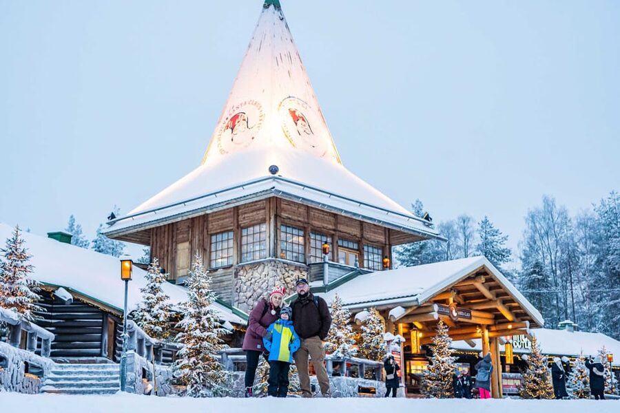 Rovaniemi: Private Pro Photoshoot in Santa Claus Village - What happens during the photoshoot (and why it works)