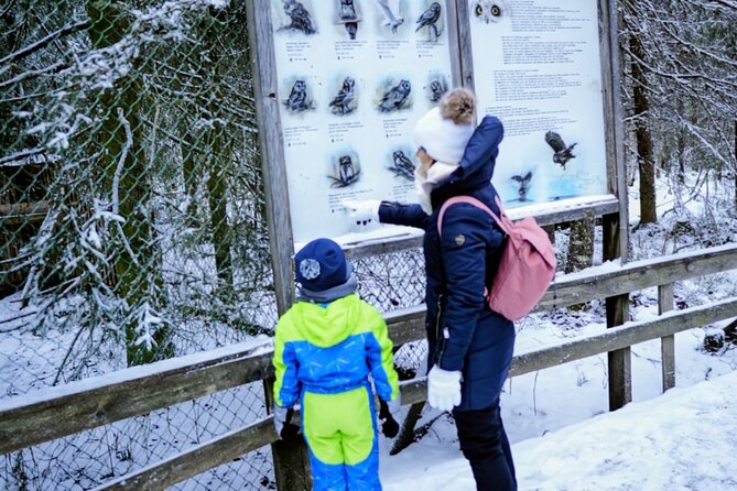 Rovaniemi: Ranua Arctic Wildlife Zoo Park Tour & Hot BBQ lunch - What the guide adds when it is cold, dark, and slow