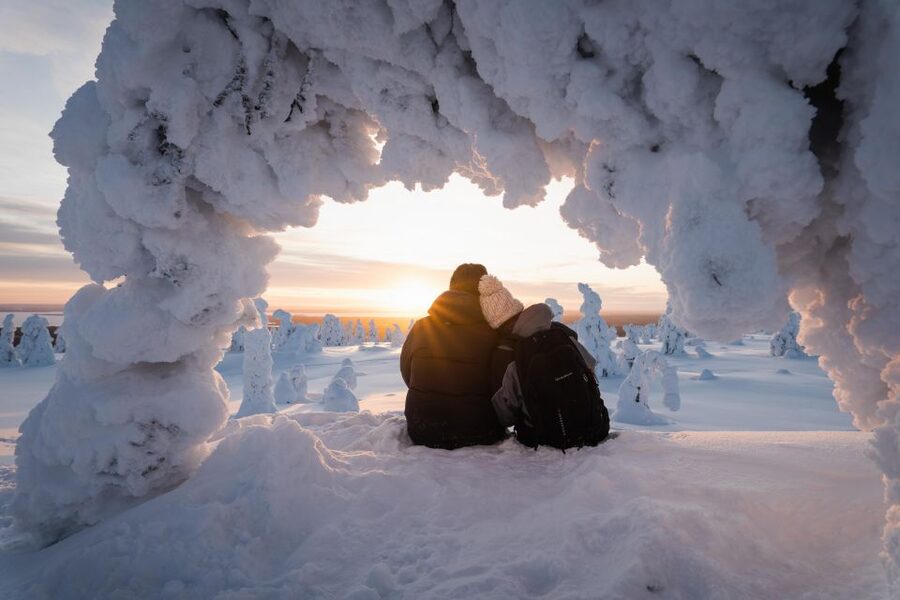 Rovaniemi: Riisitunturi National Park with Pro Photos & BBQ - Campfire BBQ lunch: simple Finnish comfort in the Arctic air