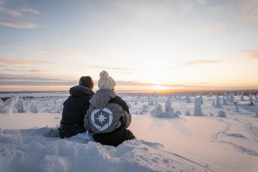Rovaniemi: Riisitunturi National Park with Pro Photos & BBQ - The 4 km winter hike: climbing fells, stopping for photos, staying human