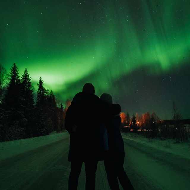 Rovaniemi: Small Group Aurora Hunt-full money back guarantee - What the Aurora Hunt Really Means in Rovaniemi