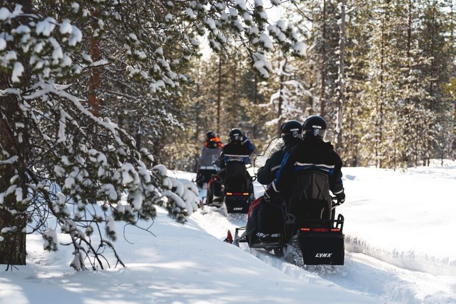 Rovaniemi: Snowmobile Adventure Tour for Adults Only - Why an adults-only snowmobile sprint in Rovaniemi feels different