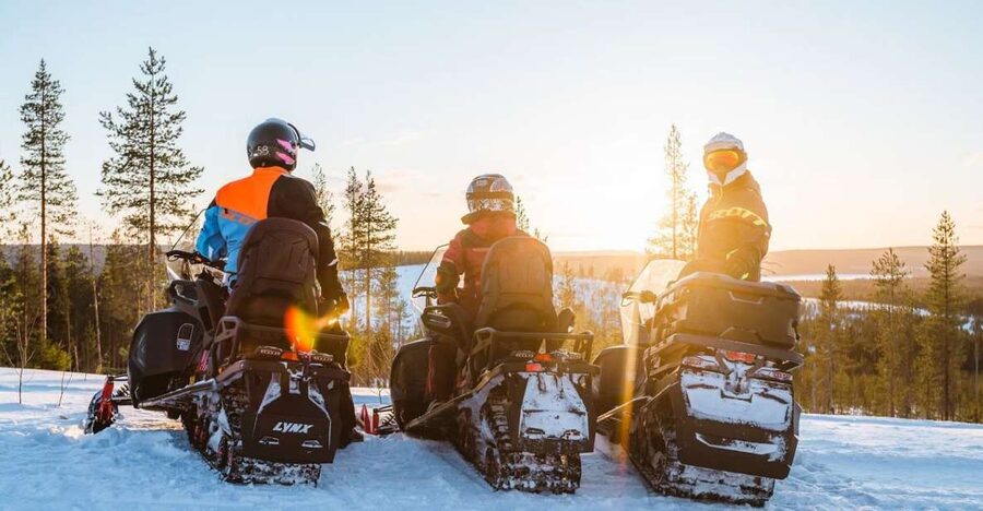 Rovaniemi: Snowmobile Safari Adventure - Meeting Point, Winter Gear, and the No-Pickup Reality