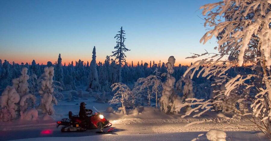 Rovaniemi: Snowmobile Safari & Campfire Evening Escape - The second snowmobile round: more time to watch the sky
