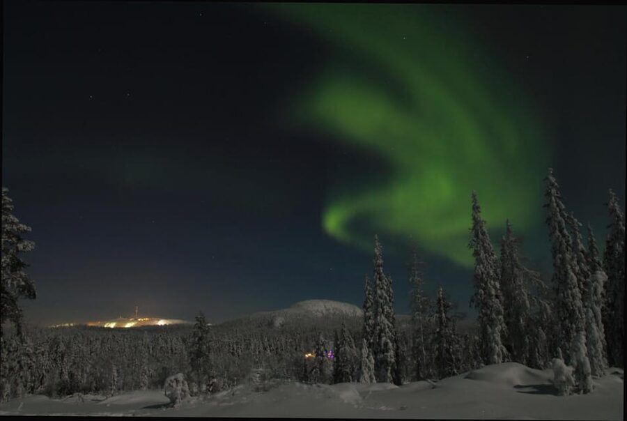 Ruka: Searching for the northern lights with snowshoes - The walk itself: what you’ll do from first steps to the fire