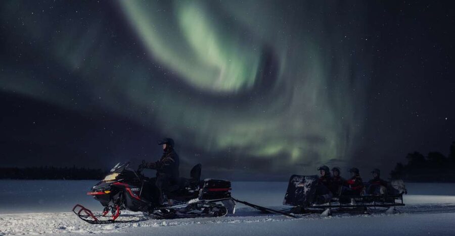 Ruka: Starlight sledging to search for Northern Lights - Pickup Timing That Actually Matters (And Why)