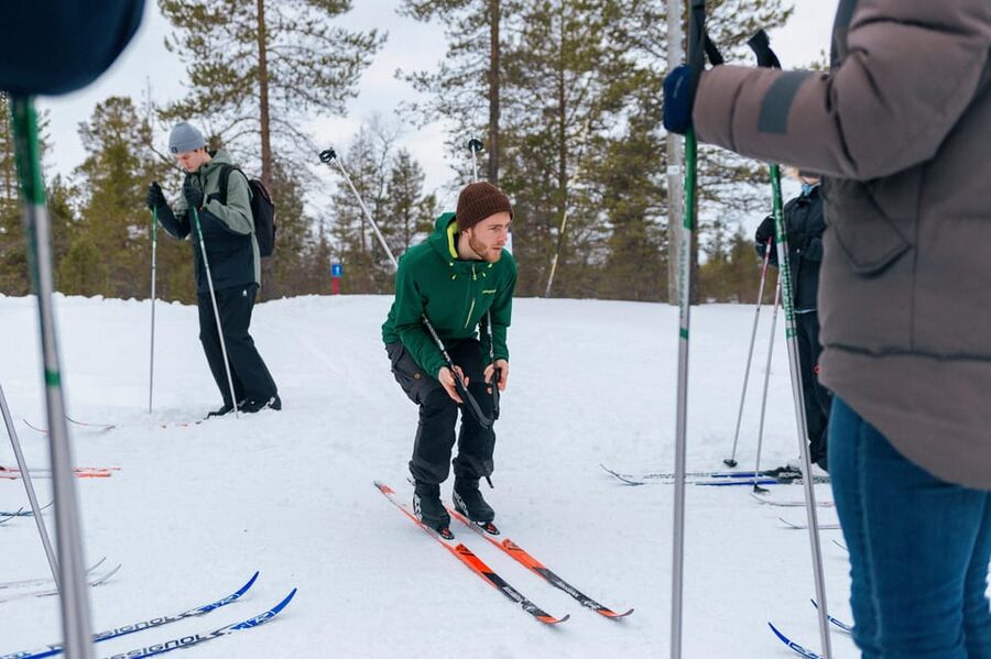 Saariselkä: Cross-Country Skiing for beginners - Pickup by minivan and gear up next to the trails