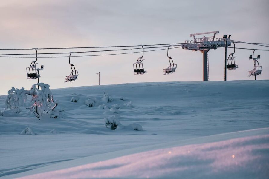 Saariselkä: Easy Snowboard Day Package (11y+) - Who This Easy Snowboard Day Package Fits Best