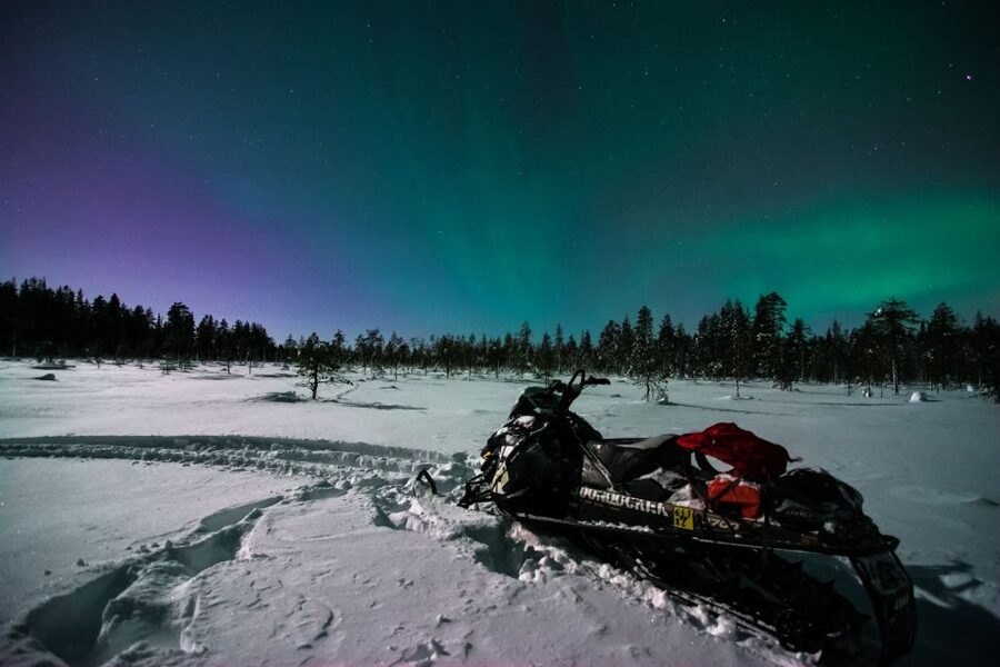 Saariselkä: Evening Snowmobile Tour with Fire & picnic - Snowmobile driving in the dark, instructions and comfort that matter