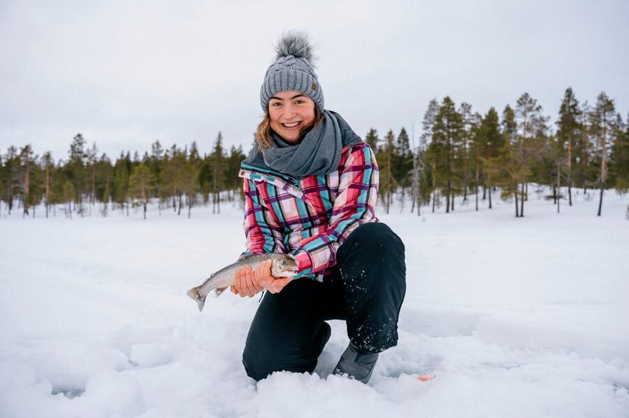 Saariselkä: Ice Fishing Adventure - Your first drill through the ice, auger lessons in plain language