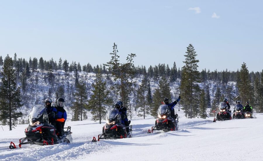 Saariselkä: Ice Fishing Safari by Snowmobile - Meeting at Lapponia Tours: Gear Up Before You Touch the Snow