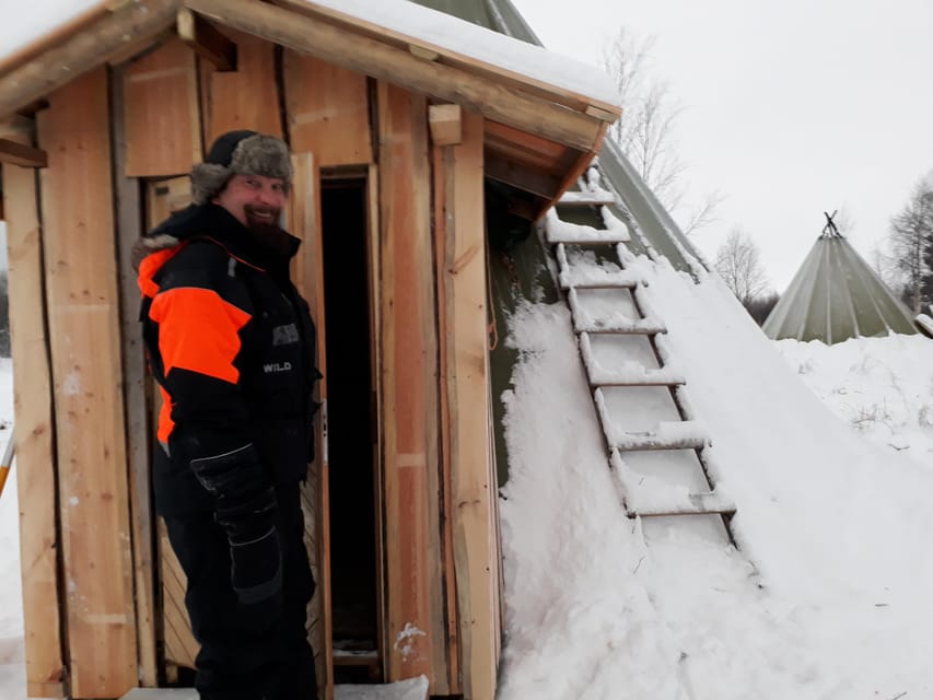 Saariselkä: Ice Fishing Tour to Lake Inari, reindeers& lunch - Ice fishing instruction that helps you feel in control