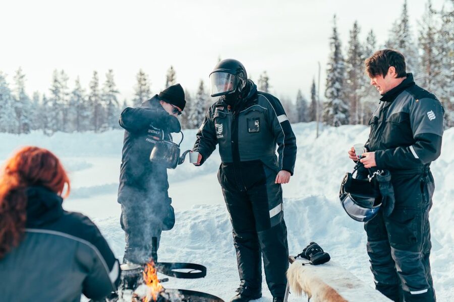 Sirkka: Levi Ice-Karting Experience with Optional Transfer - The fire break and hot berry juice: the reset button you’ll be grateful for