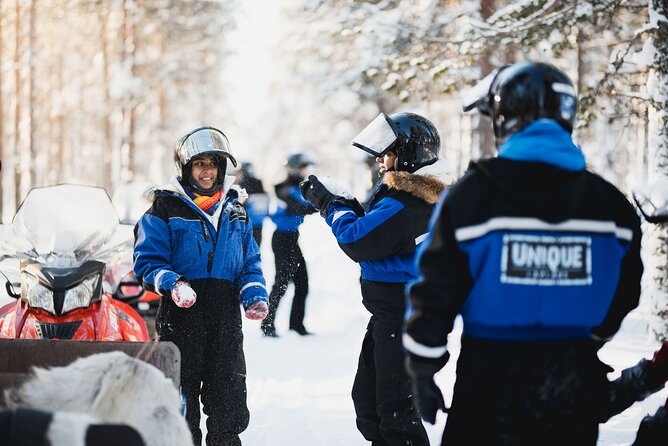 Snowmobile Safari into the Arctic Circle Forest - Wild Nordic Safari Center: instructions, outfits, and starting smooth