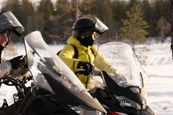 Snowmobile Tours in Rovaniemi Lapland - Driver swap and twin driving: more riding, less waiting