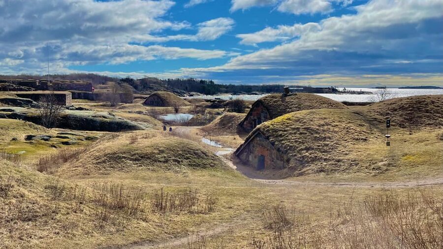 Suomenlinna tour in French with Doro - Why this Suomenlinna walk feels different than a standard sightseeing loop