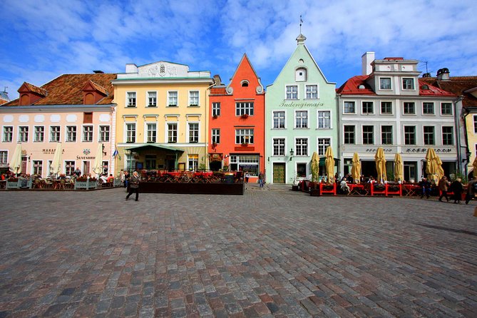 Tallinn Day Cruise from Helsinki - First contact in Tallinn: meeting your guide and getting oriented