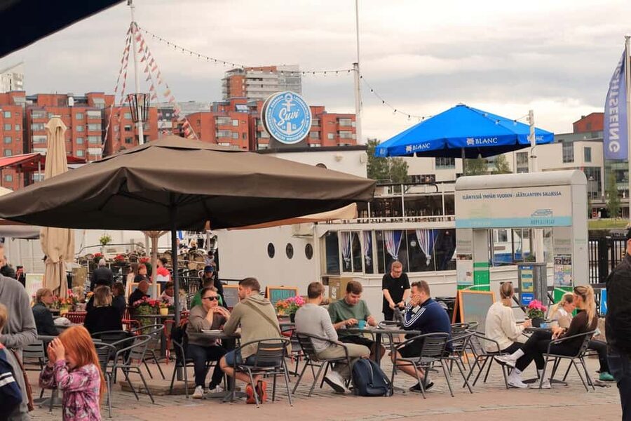 Tampere: Food Tour with Tastings, Meal, & Rooftop City Views - Tampereen Kauppahalli, 1901 market magic for classic Finnish flavors