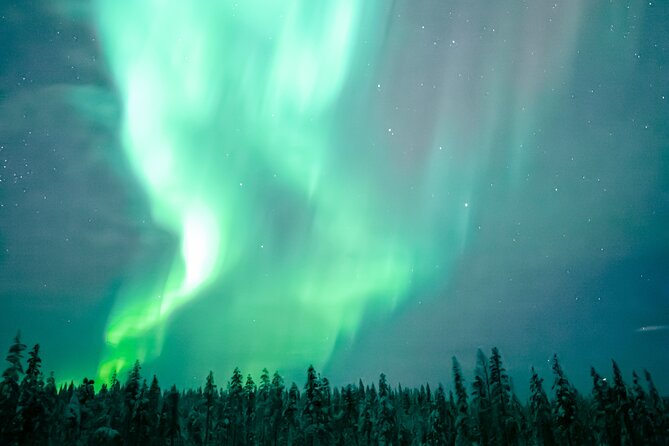 The Ultimate Guaranteed Aurora Hunt - Warmth and gear: what you get, and what you should still bring