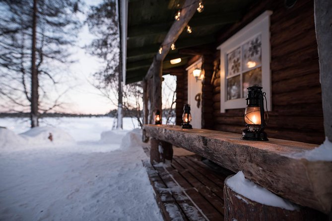 Traditional Lappish evening in the wilderness with dinner - Pickup from Rovaniemi and the 30-minute drive that sets the mood