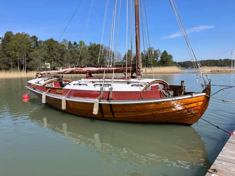 Turku Archipelago: 3-hour Sailing Trip Around Källdö Islands - Källdö Islands route: cliffs, coves, and villages from the water