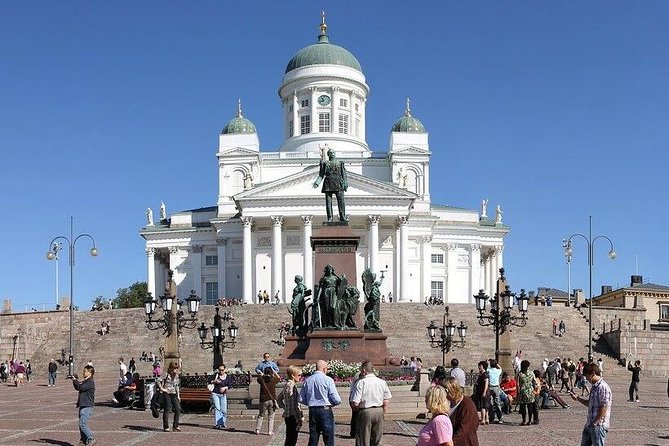 Walking tour with a Wilderness Guide - Senate Square: where Helsinki’s story starts