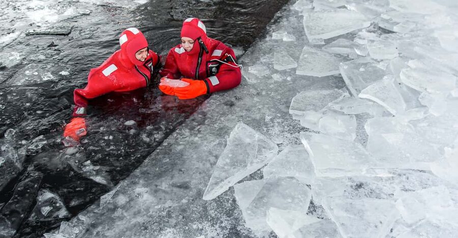 Ylläs: Lake Ylläsjärvi Ice-Floating Experience - Key things that make this ice-floating special