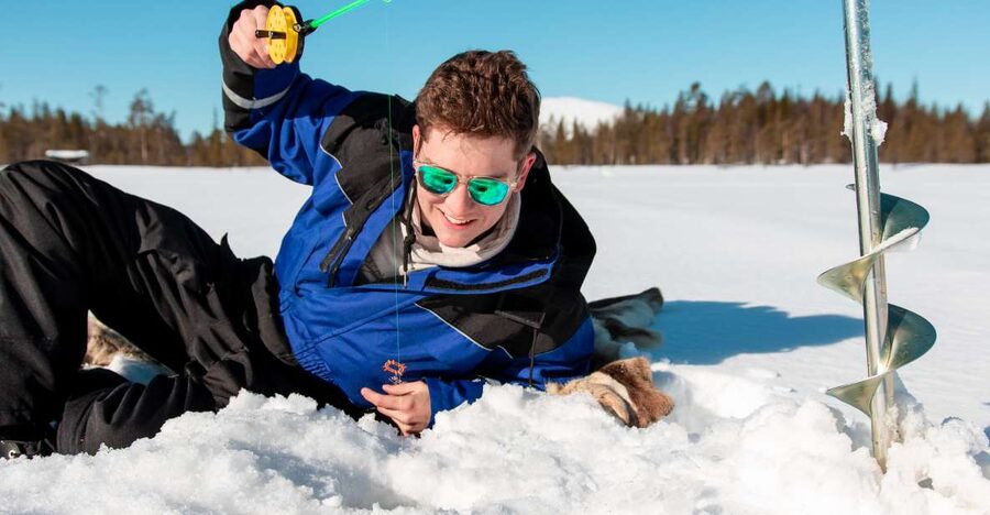 Ylläs: Snowmobile Adventure with Ice Fishing - Ylläsjärvi lake makes the whole day feel Arctic