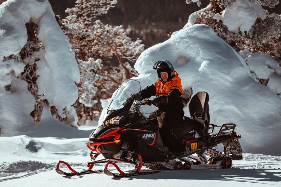 Ylläs: Snowmobiling ABC - Entering Ylläs: why a 2 hour snowmobile safari works