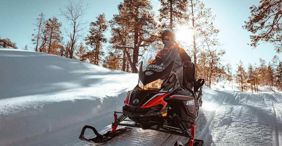 Ylläs: Wilderness Snowmobile Tour - The ride: hills, river crossings, and frozen lakes and swamps